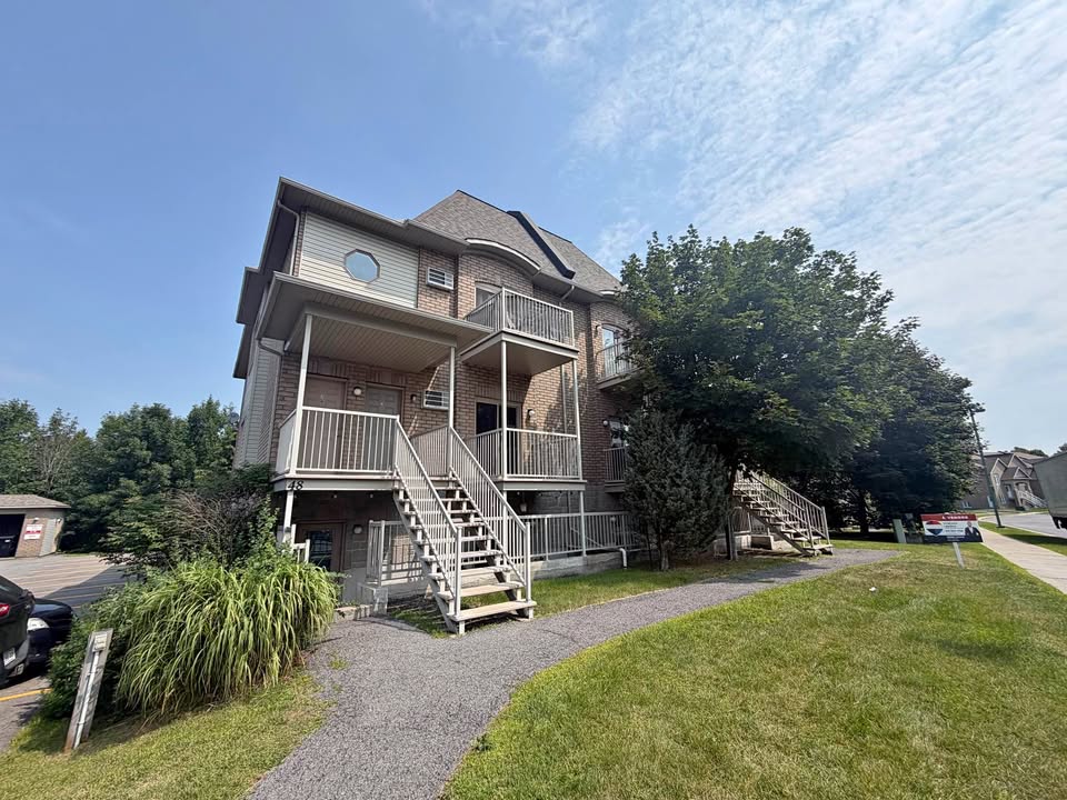 Luxury rental property managed in Gatineau - 17 Rue de Zenith